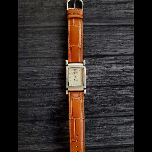 Rare Hinged Lug Embassy Gruen Vintage Men's‎ Tank Dress Watch